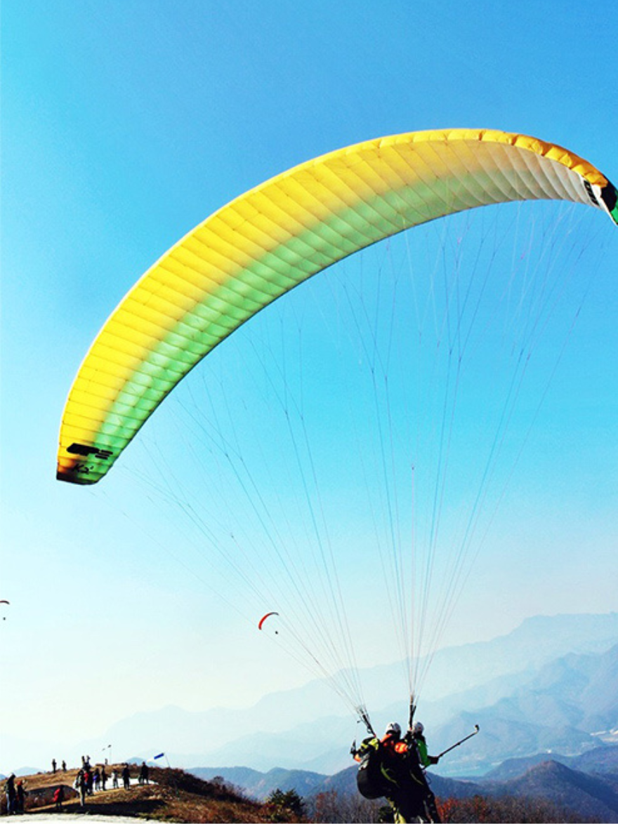 Paragliding in Danyang