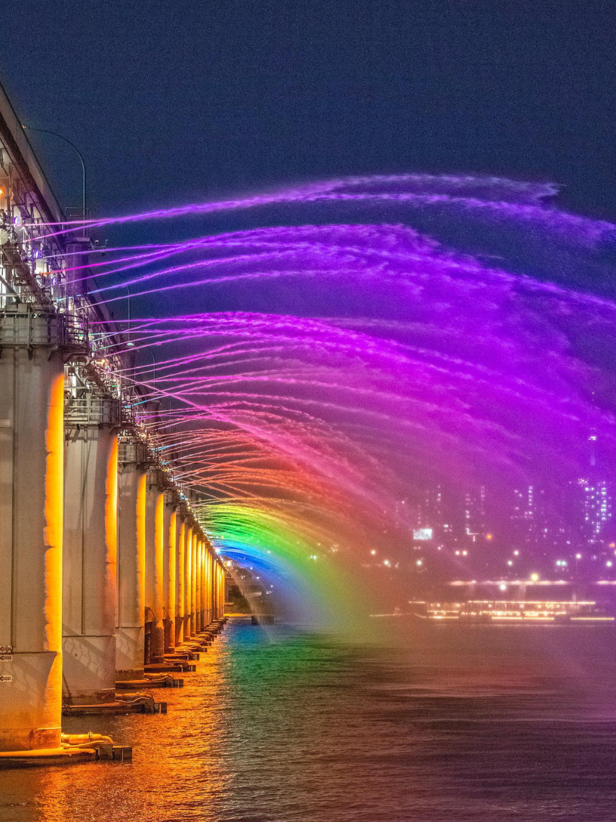 Fountain Light Show