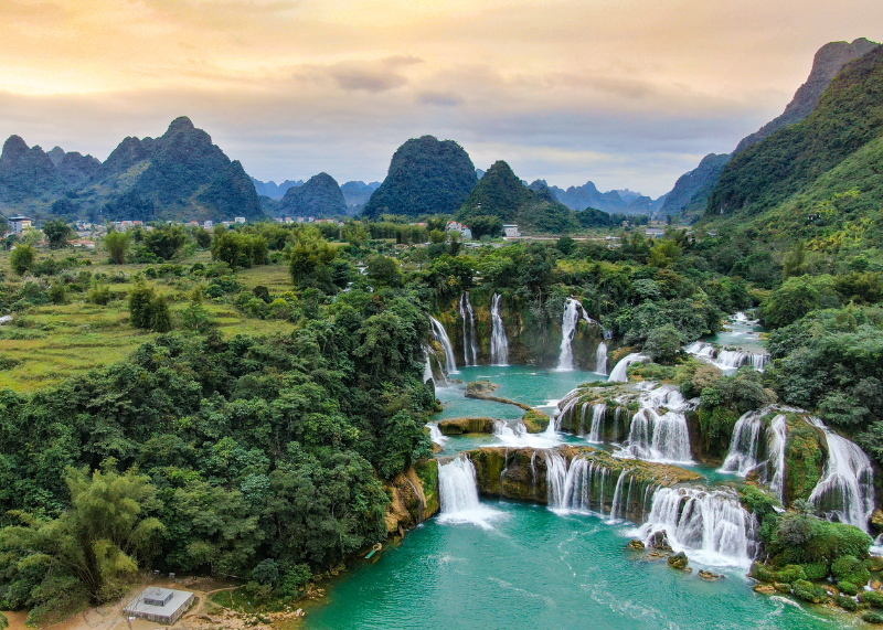 Ban Gioc Waterfall1