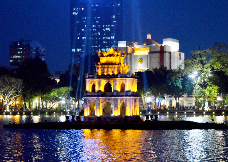 Hoan Kiem Lake2